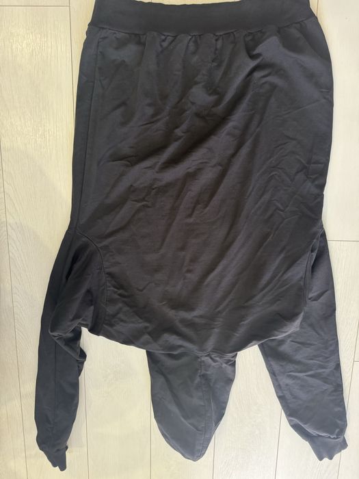 Тънки блузи. Продават се в комплект.