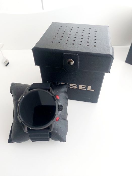 Мъжки Diesel,Armani Exchange Часовници