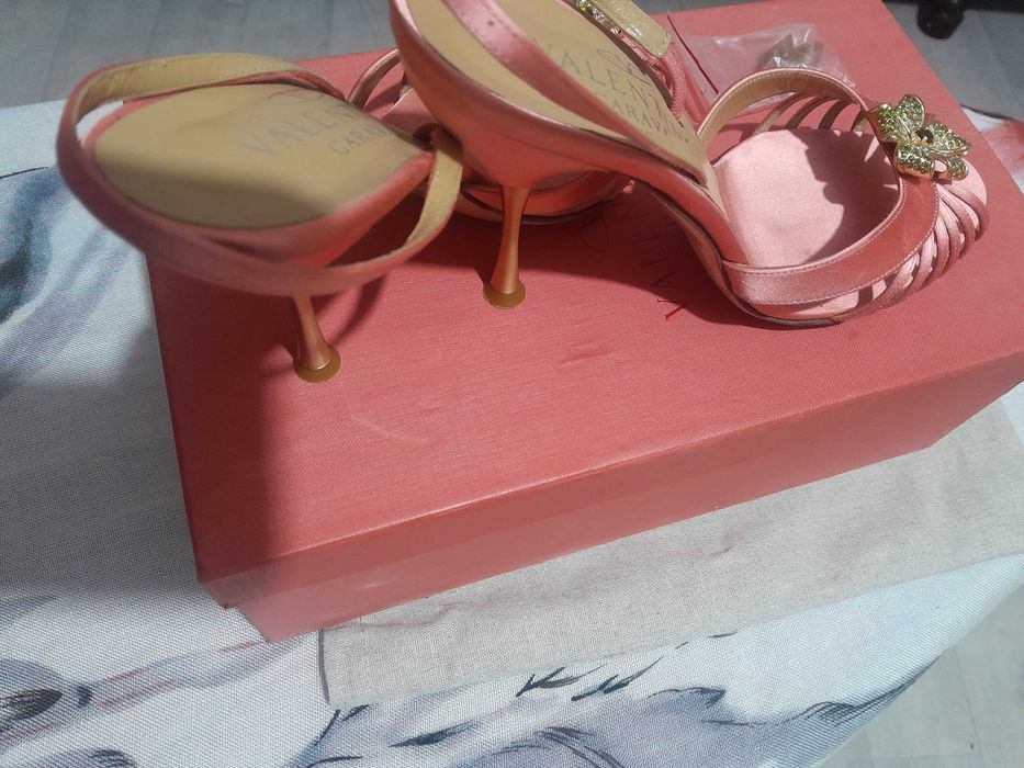 Продом обувь зимние сапоги  туфли бомоножки