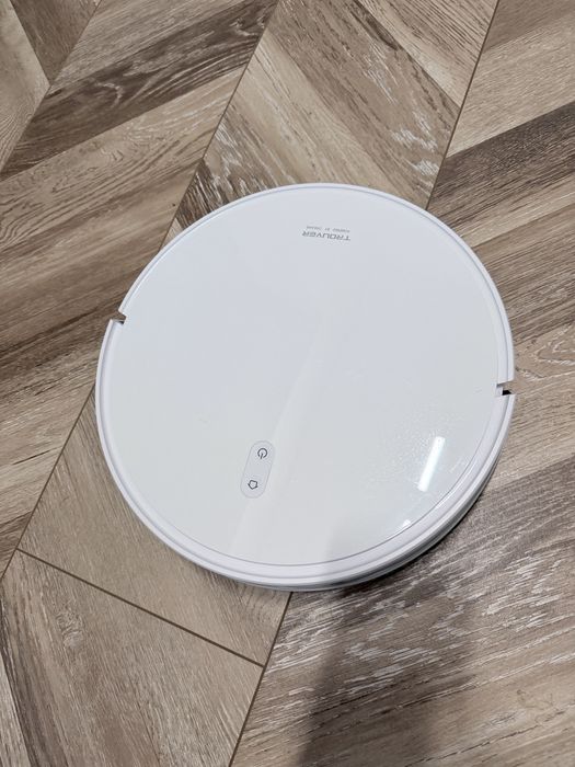 Робот-пылесос TROUVER E10