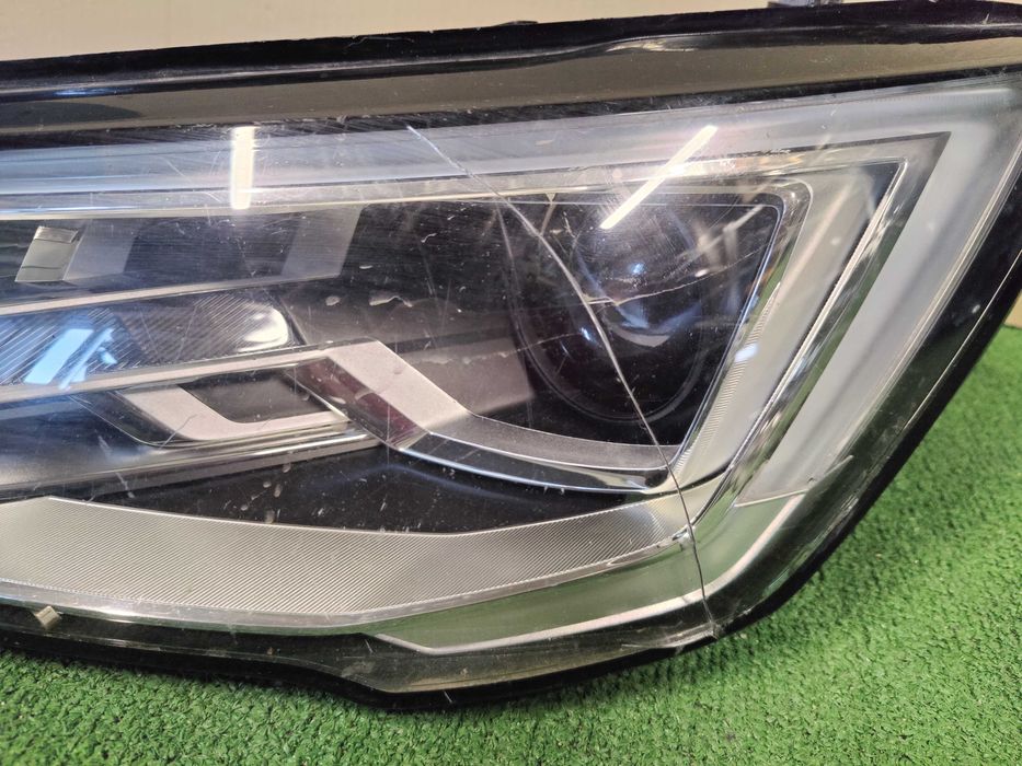 far stanga audi a1 geam avariat led