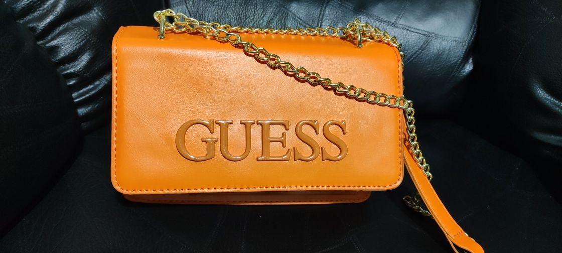 Дамска чанта Guess