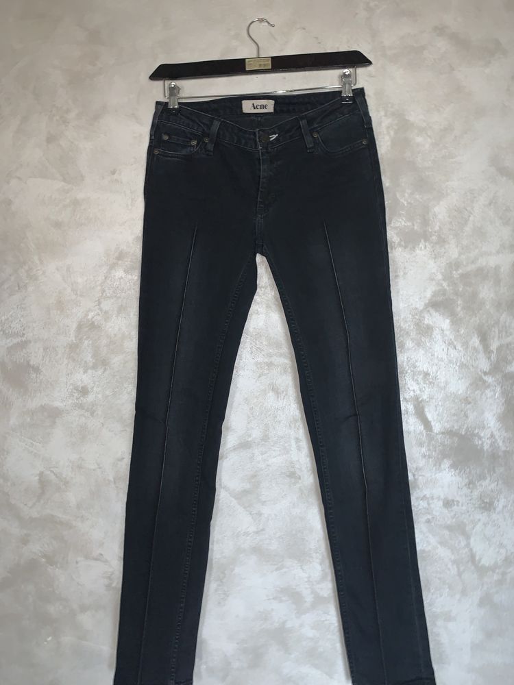 Blugi Acne cu buzunare albastru electric