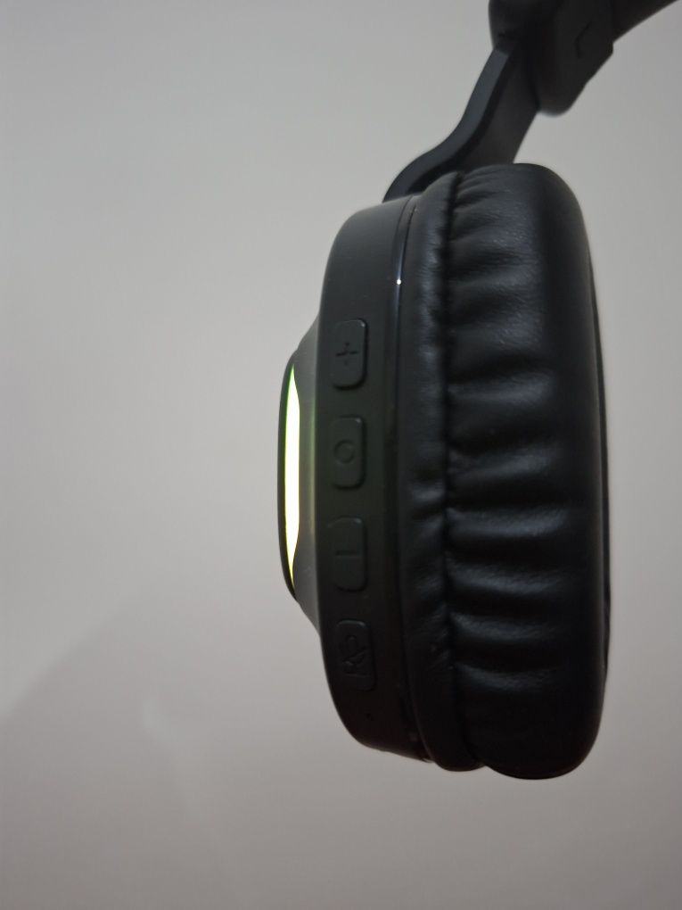 Naushnik RGB 300 000