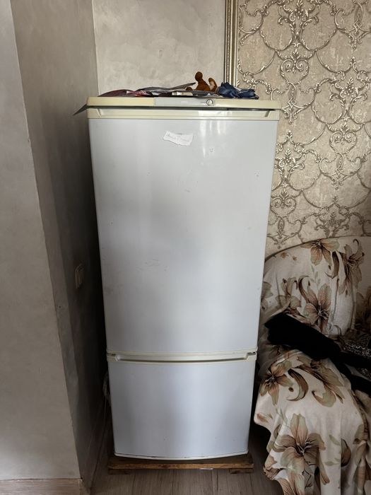 Холодильник в хорошем состояний