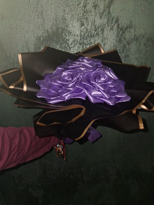 Buchet de trandafiri din satin