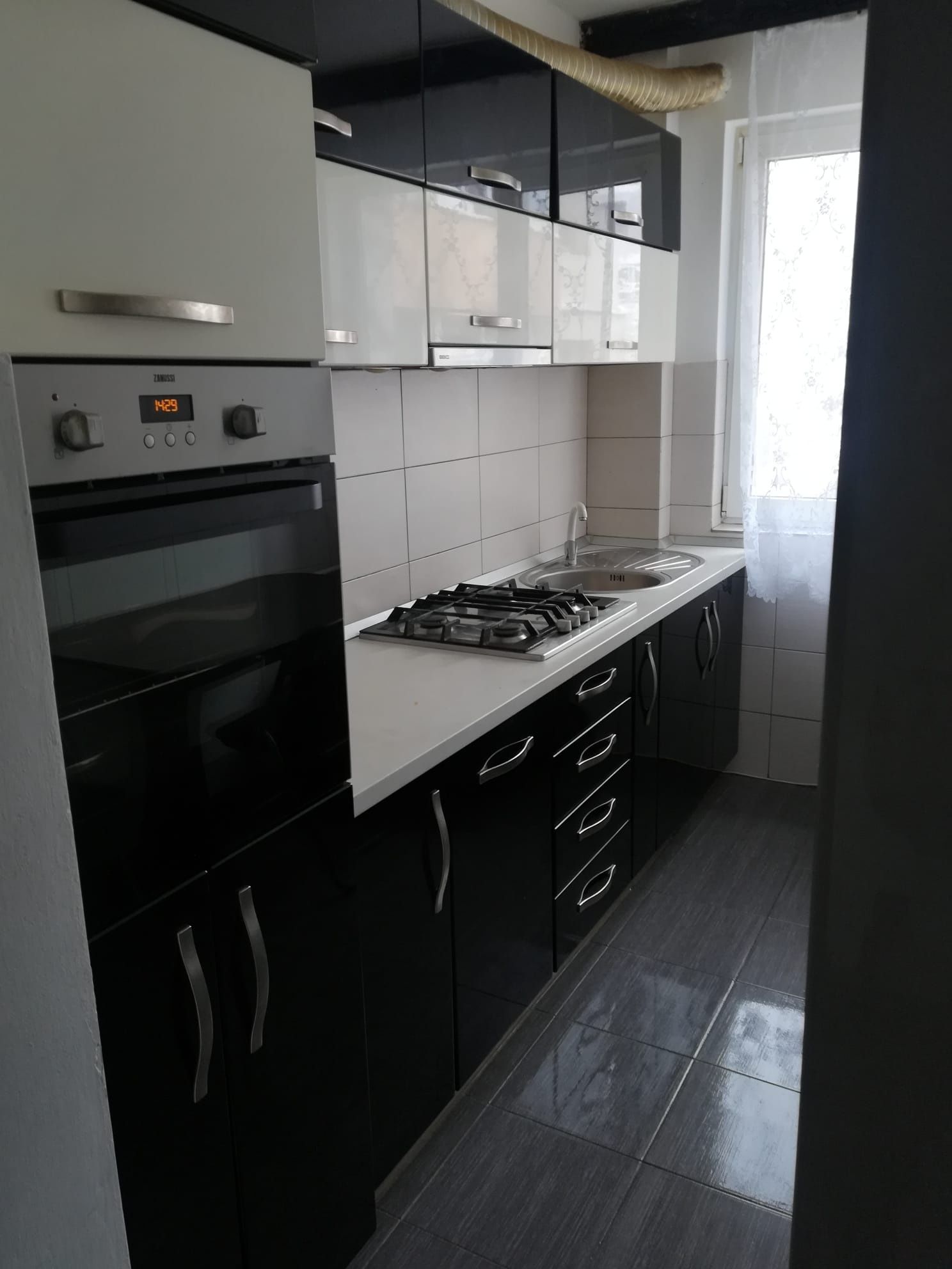 Închiriez apartament 2 camere Podu Ros. M