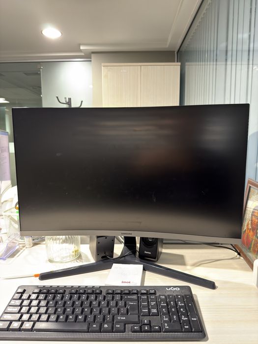 Монитор Samsung 27” извит