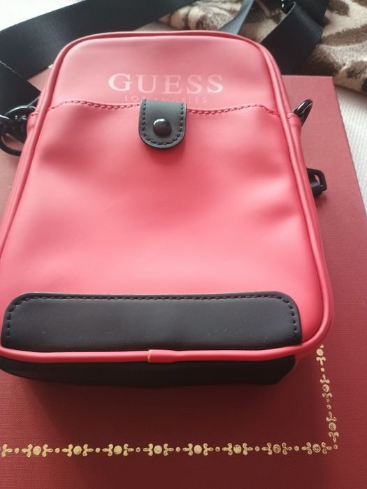 Оригинална чанта Guess