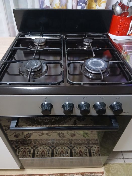 Продам газовую плиту в отличном состоянии (Б/У) в связи с переездом .