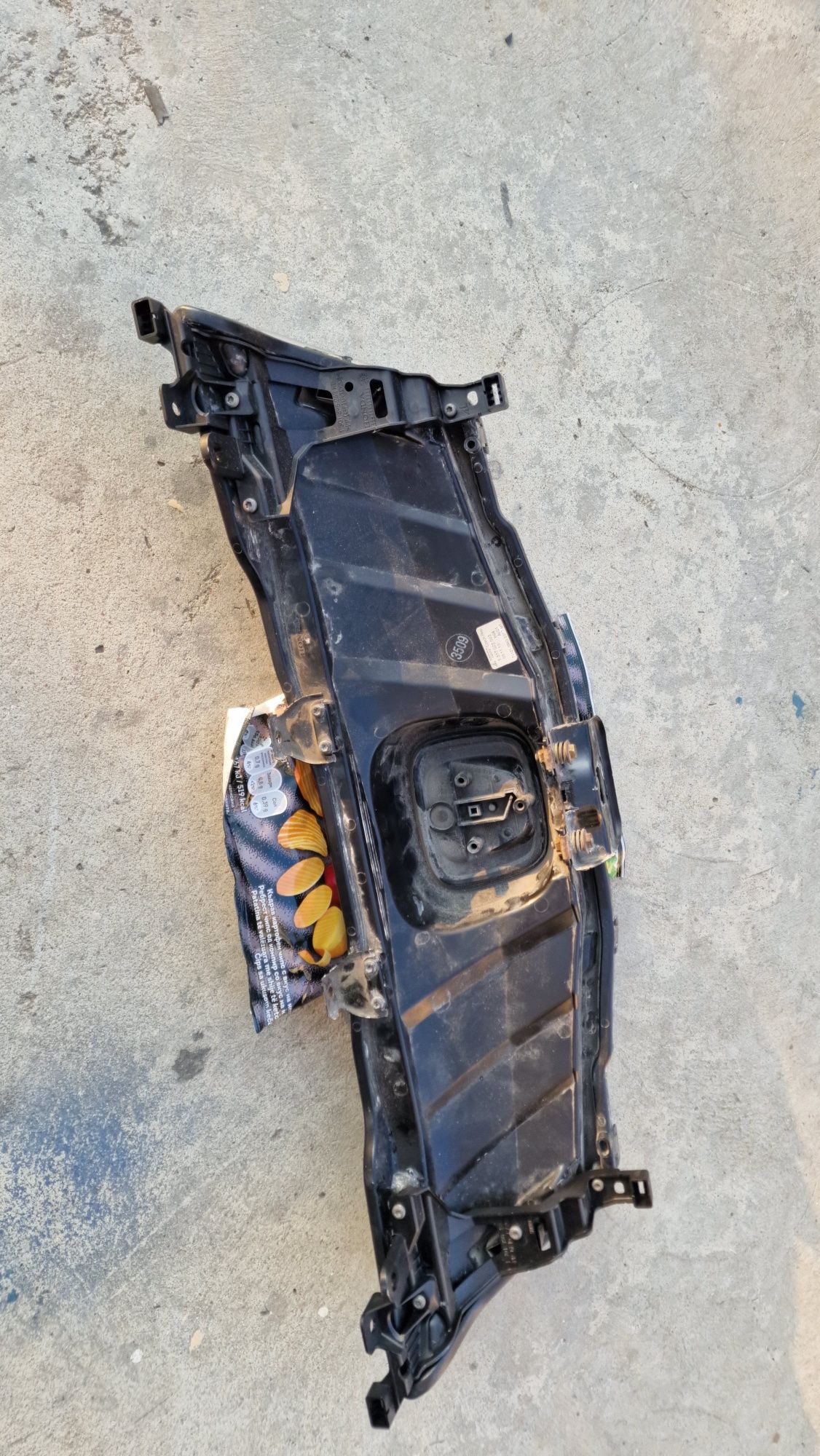 Предна маска грил стъкло фар honda civic 8 hatchback