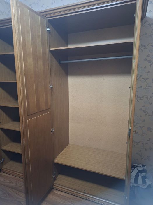 Шкаф в спальню для одежды
