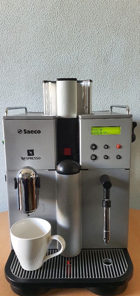 Vând espressor cafea Saeco Nespresso
