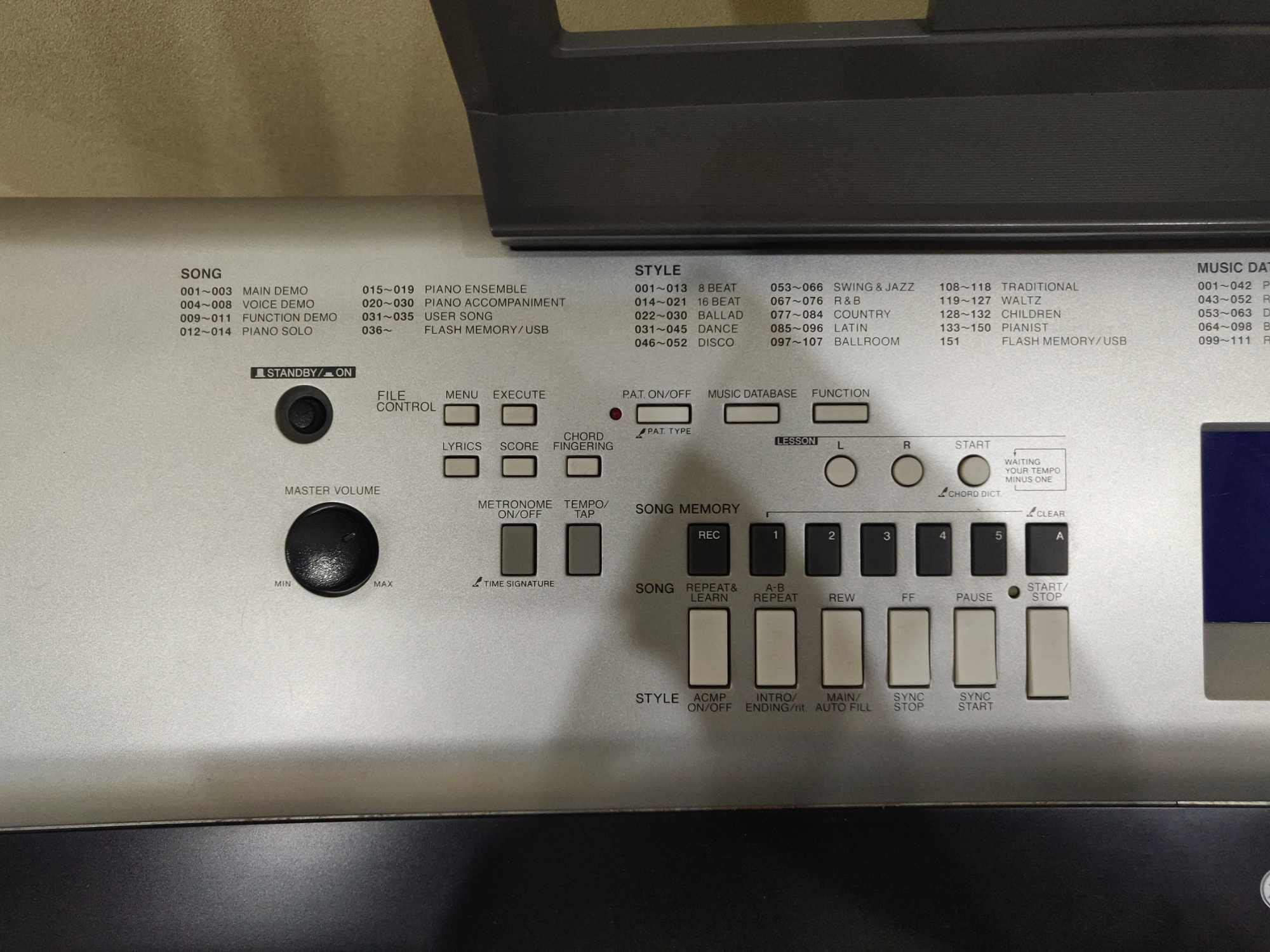 Продам цифровое пианино Yamaha DGX-520