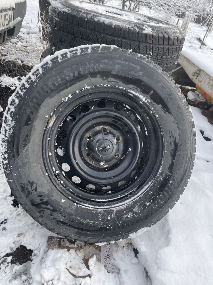 Roti toyota hilux 2021 265 65 17 bridgestone m+s