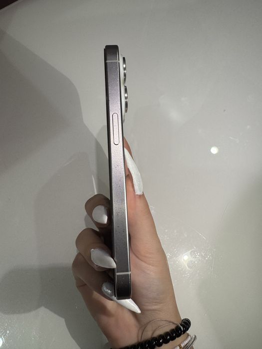 Телефон Iphone 15 pro