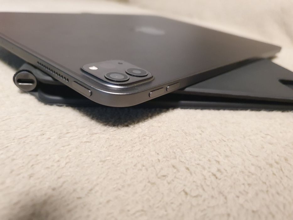 Vand, schimb iPad Pro 11”, 2th gen. 2020, 128 GB, 98% sănatate bat.