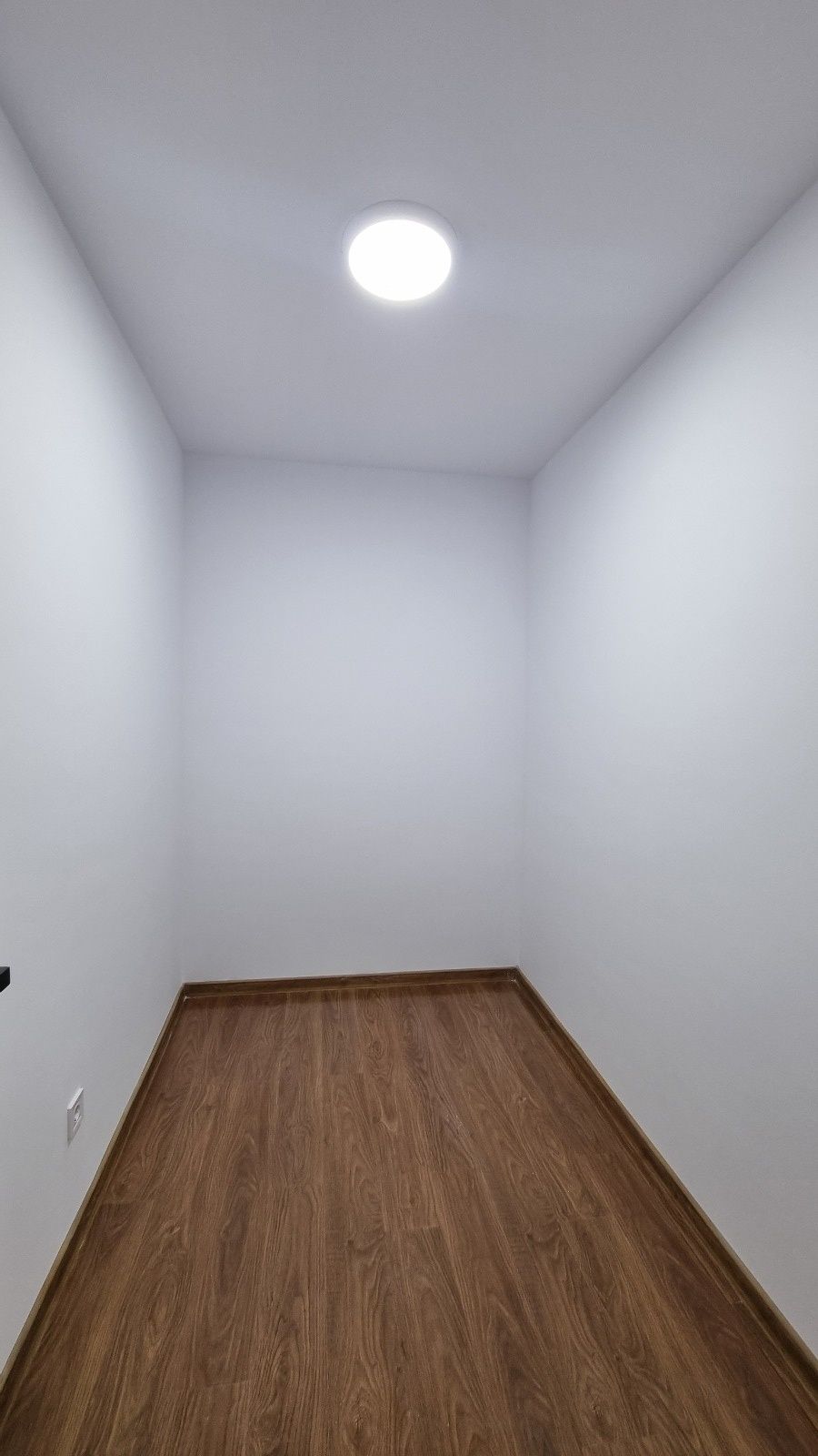 Persoana fizica Vând apartament construcție noua