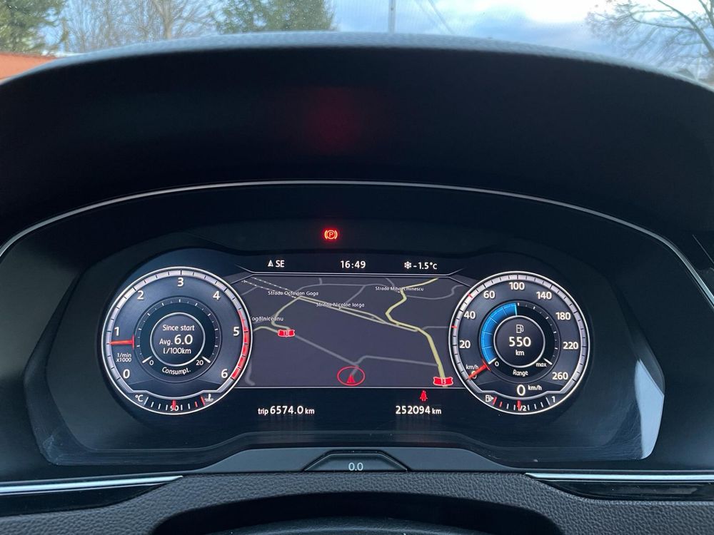 Volkswagen Passat Highline Virtual cockpit/Trapa/ACC