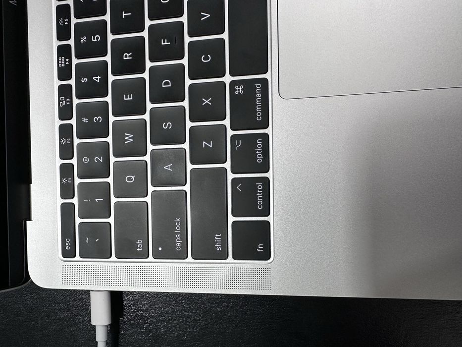 Macbook pro 16 / 128