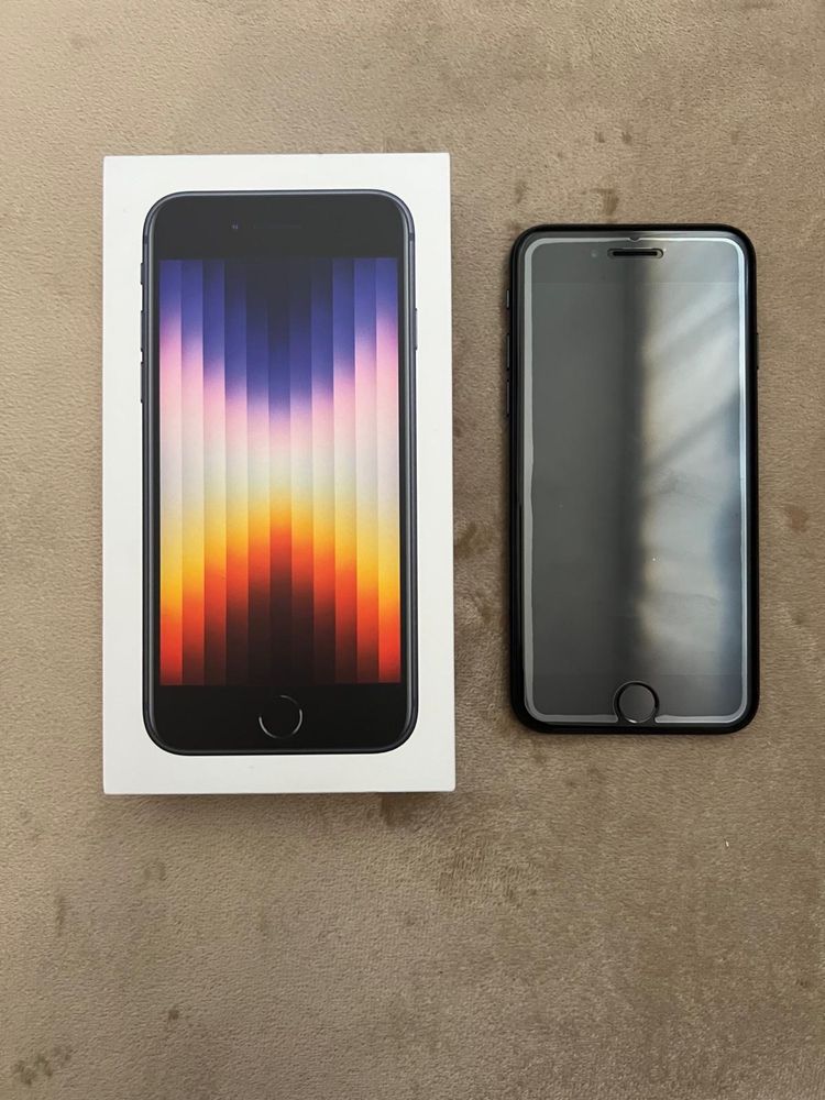 Продавам Iphone SE 2022