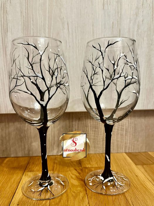 Рисувани чаши за вино