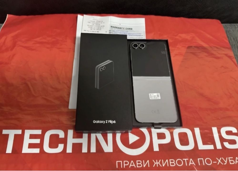***КАТО НОВ 256GB Samsung Z FLIP 6 Гаранция Технополис 2026 г. Silver