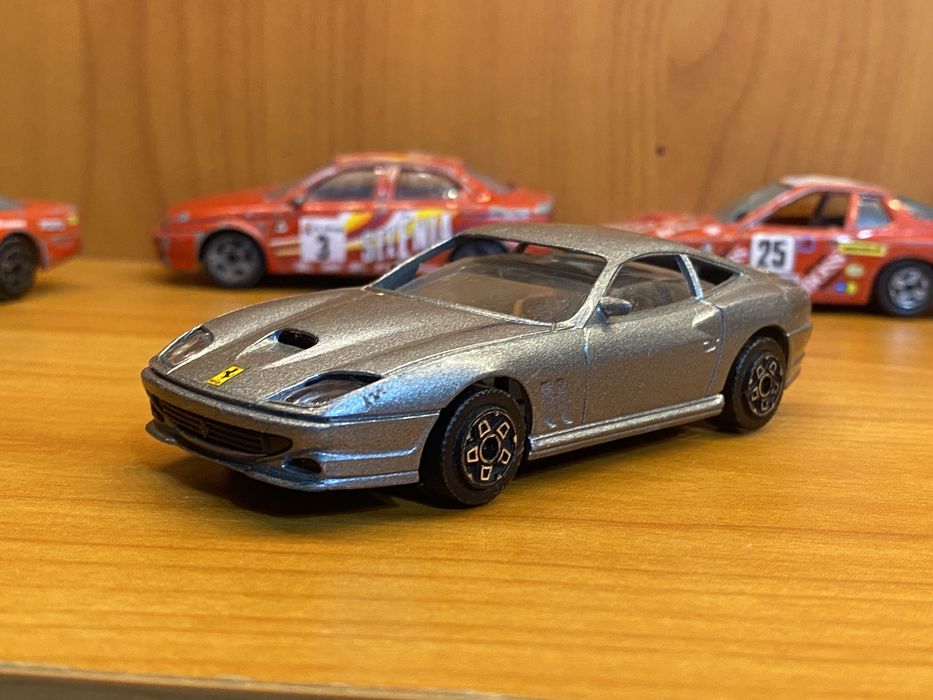 Метални колички Burago Italia