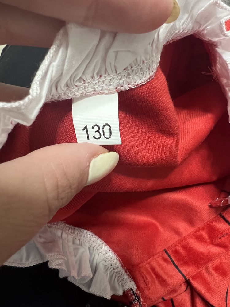 Rochița noua Shein roșie cu dantela albă din catifea Mărime: 130 cm.