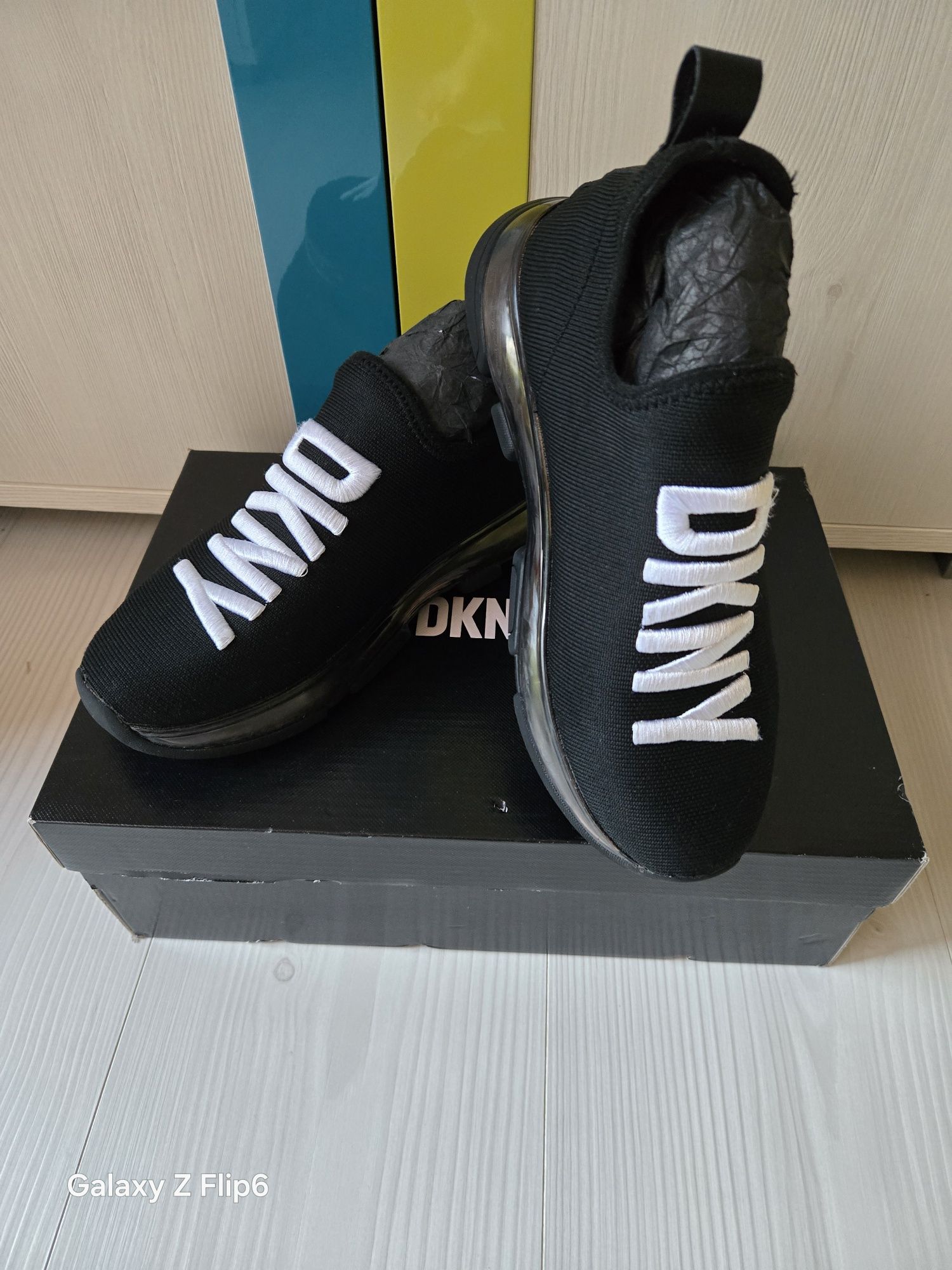 Дамски маратонки DKNY