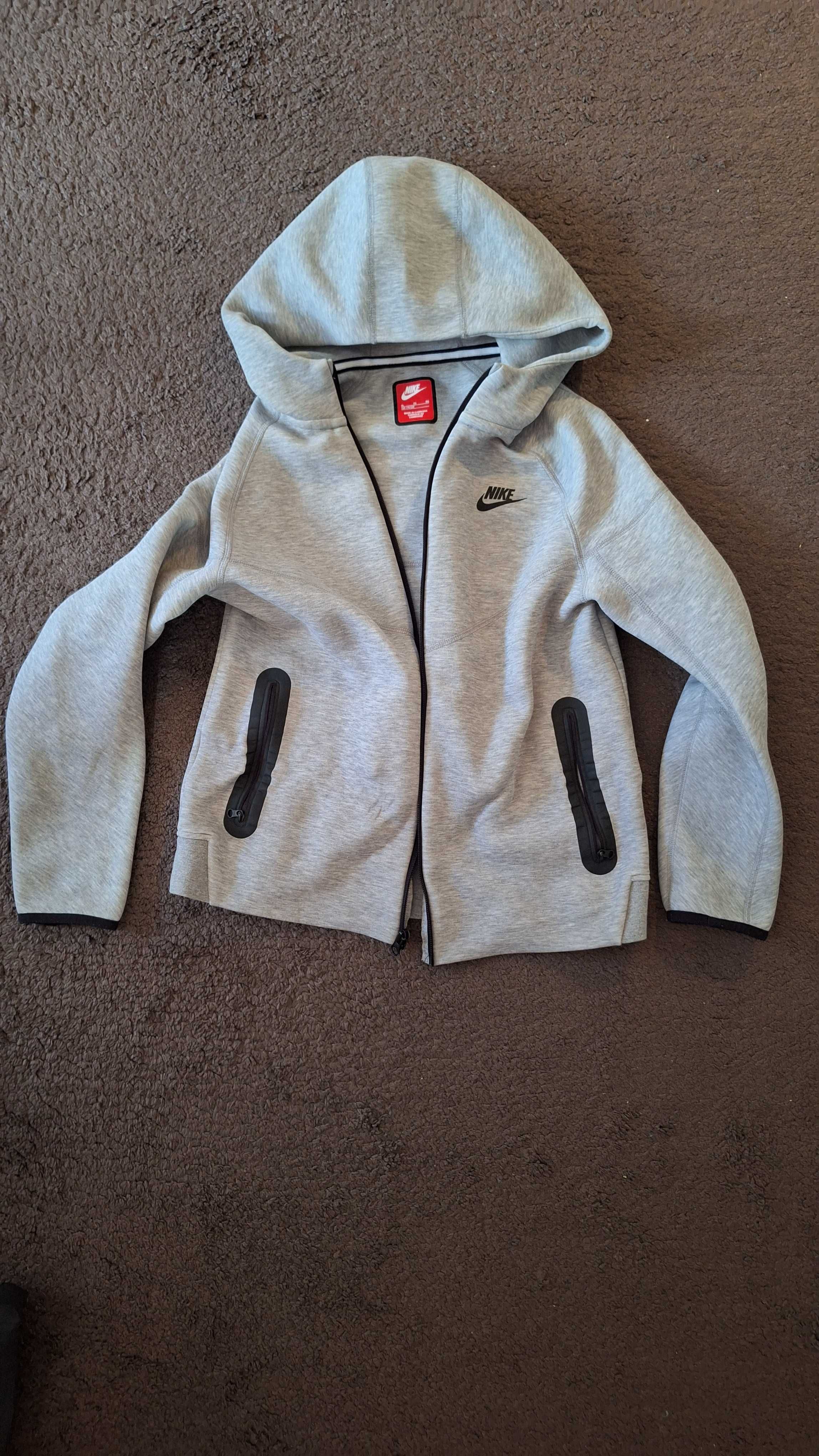 Детски анцунг NIKE TECH FLEECE