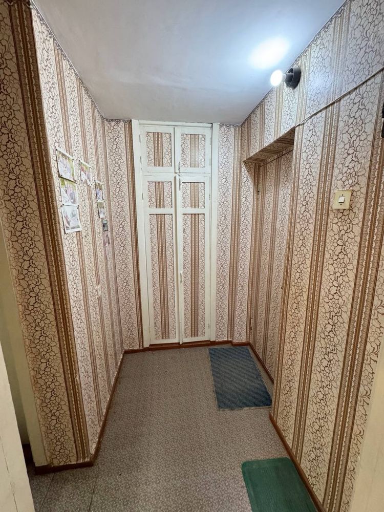 Прадаётся 1х 44м² Октяабирь базар кирпичный дом можно через банк