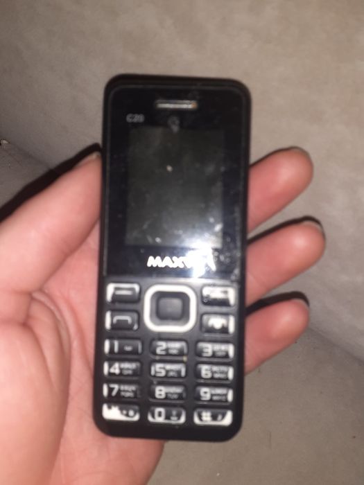 Продам кнопочный телефон maxvi