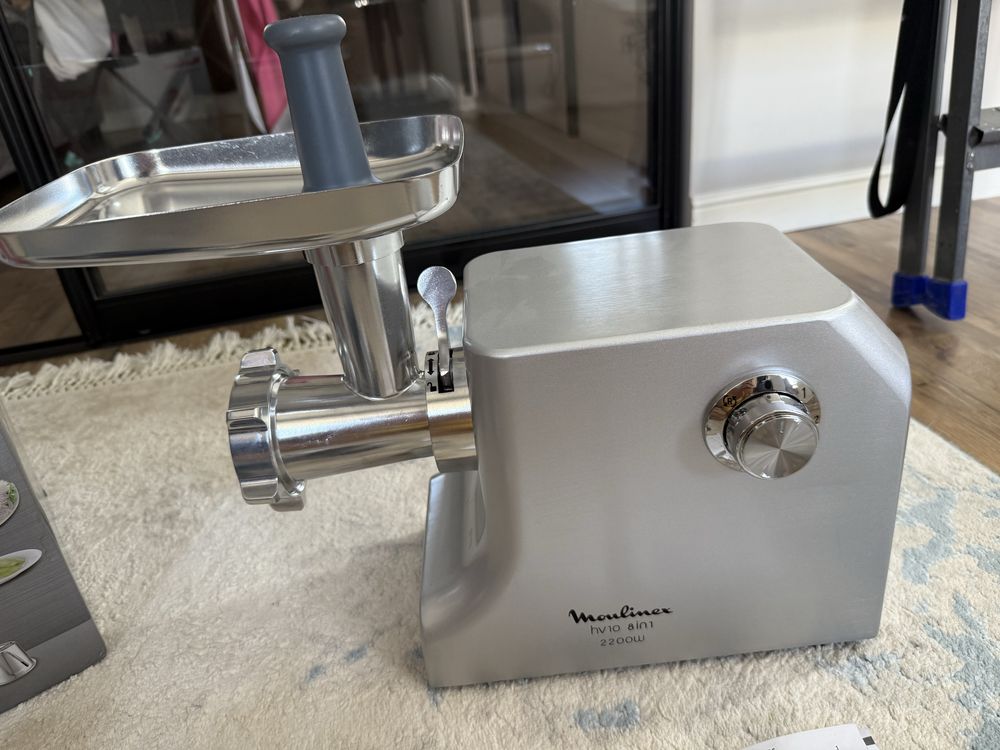 Мясорубка moulinex