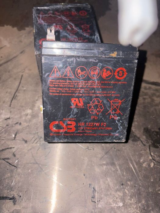 Vând bateri CSB 12V