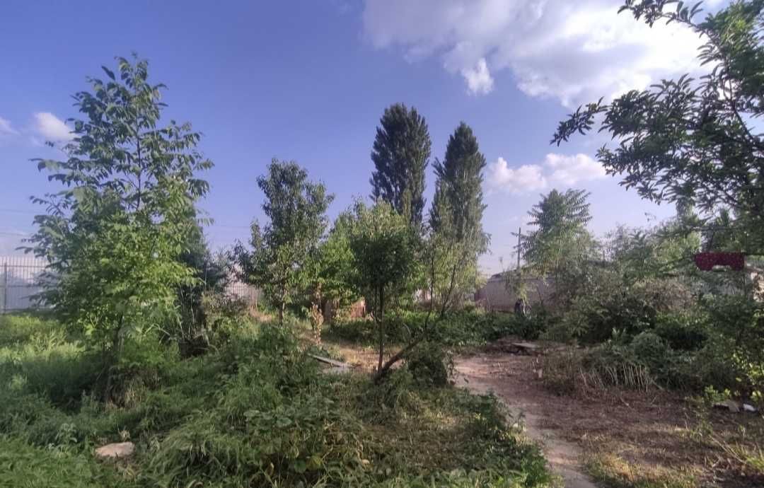Uy sotiladi 6 sotikdan 2ta opshi 12 sotik