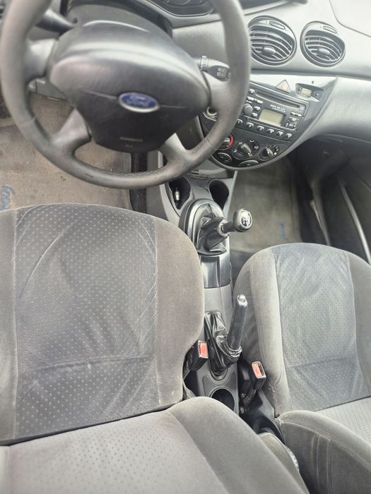 Vând Ford Focus 2003
