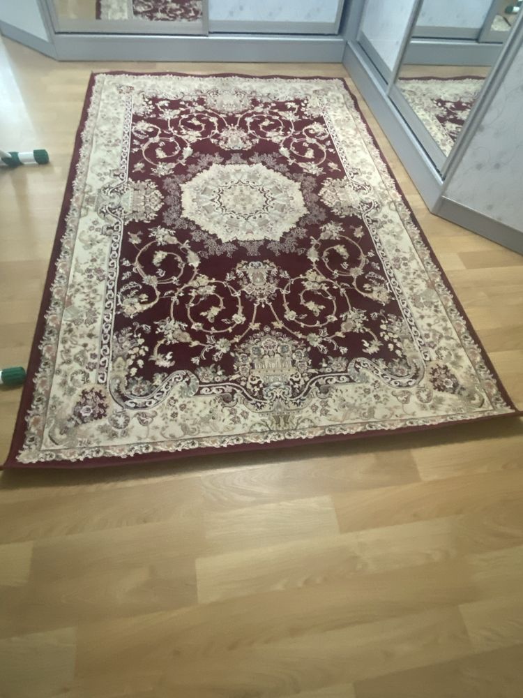 Продается ковер, размер2 м 30 см на 1 м 50 см