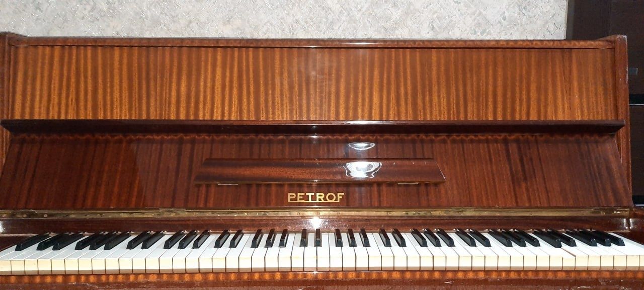Пианино Petrof- Петроф