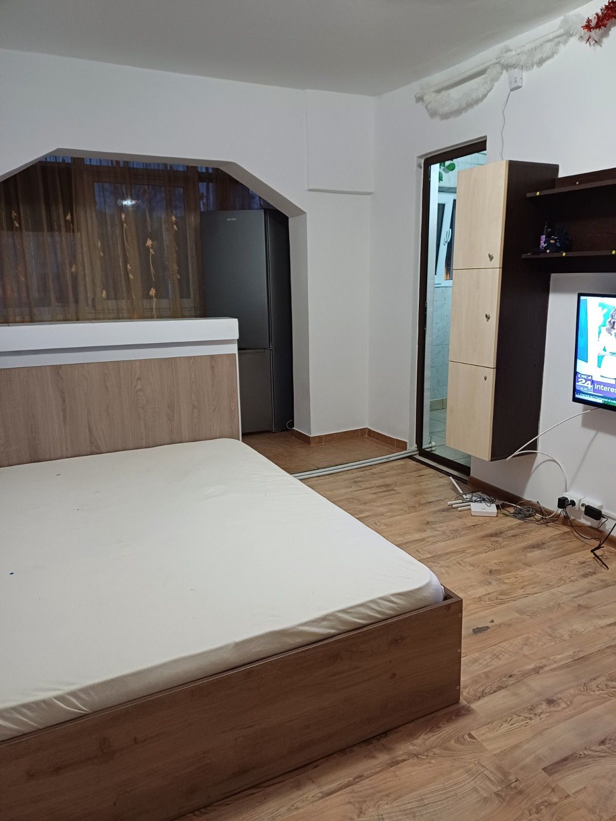 Închiriez garsoniera