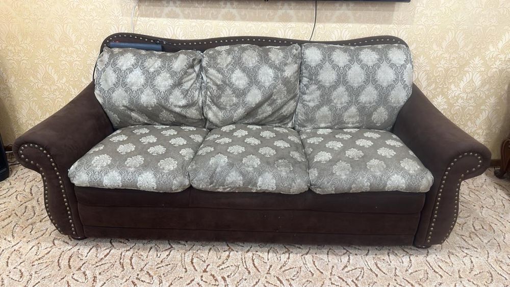 Диван с двумя креслами. Состояния хорошая
