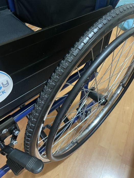 Scaun cu rotile ca nou