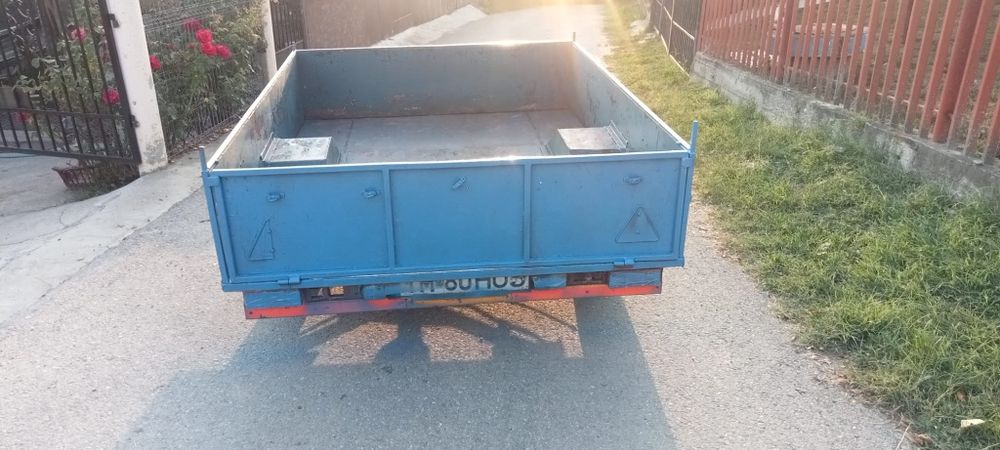 Remorcă cu cârlig