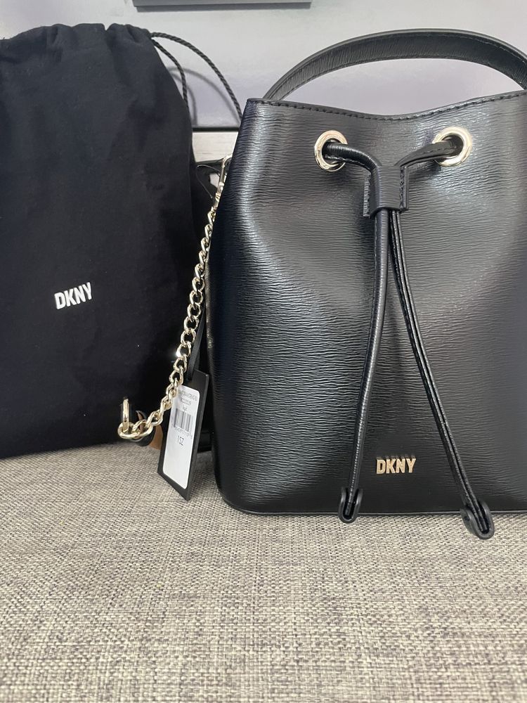 Чанта DKNY естествена кожа
