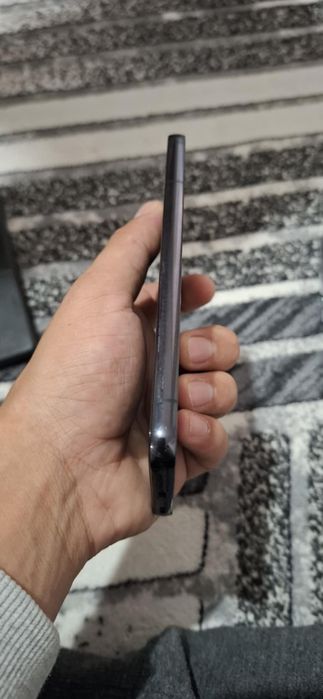 Vând sau schimb 2 telefoane s22 5g si 21 ultra5G