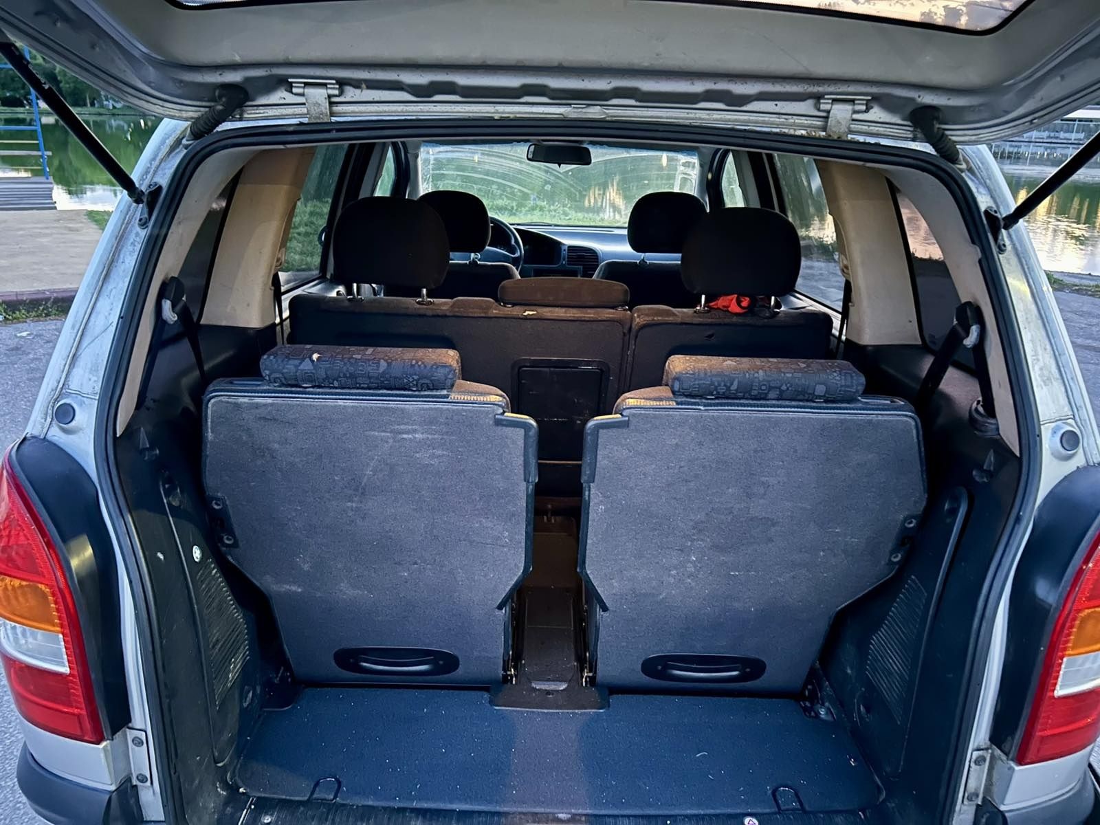 Opel Zafira 2.0 Dti