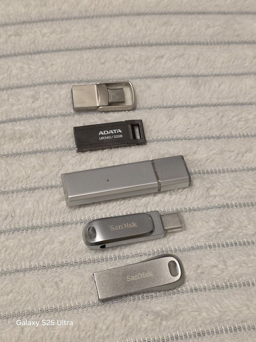 Stickuri USB Sandisk, AData, Intenso 128, 64, 32 GB