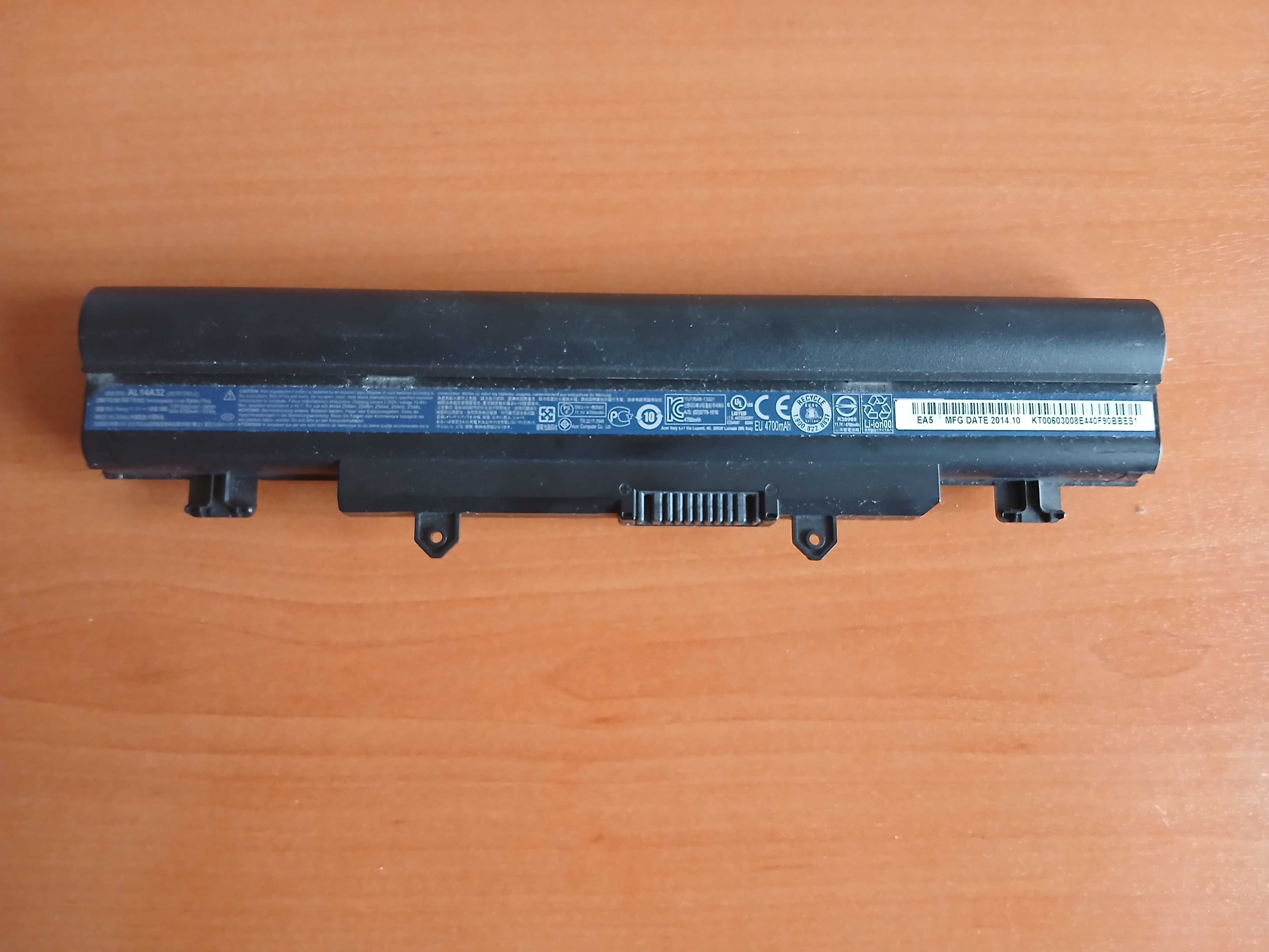 Acer E5- 572 на части, повредено дъно