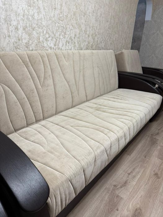 Продам диван и расклодные кресла 2 шт
