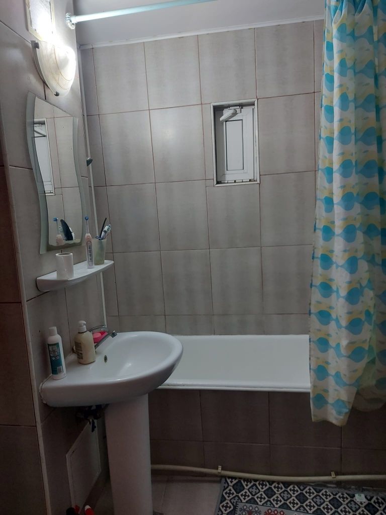 Închiriere apartament zona Broșteni